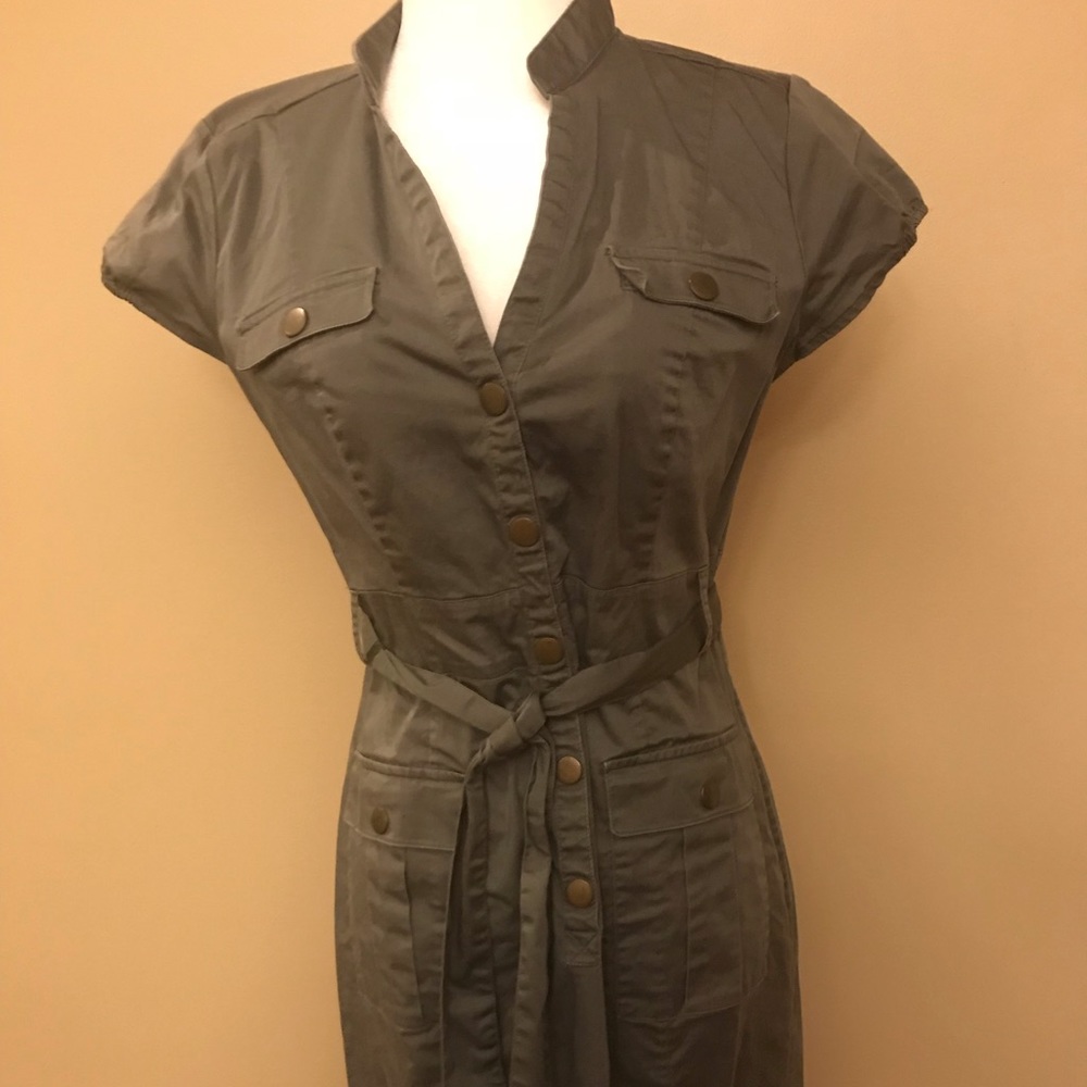 Green, emphasize dress with easy to open bottoms.